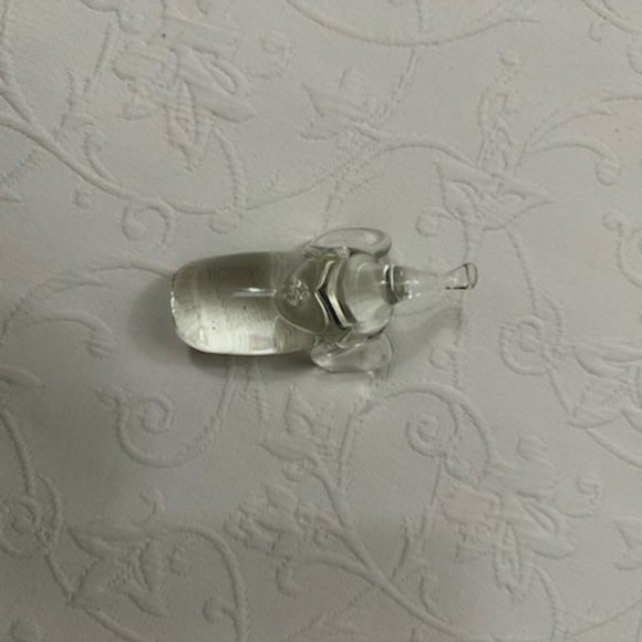 Elephant Clear paperweight  with round ears , small - Picture 4 of 7